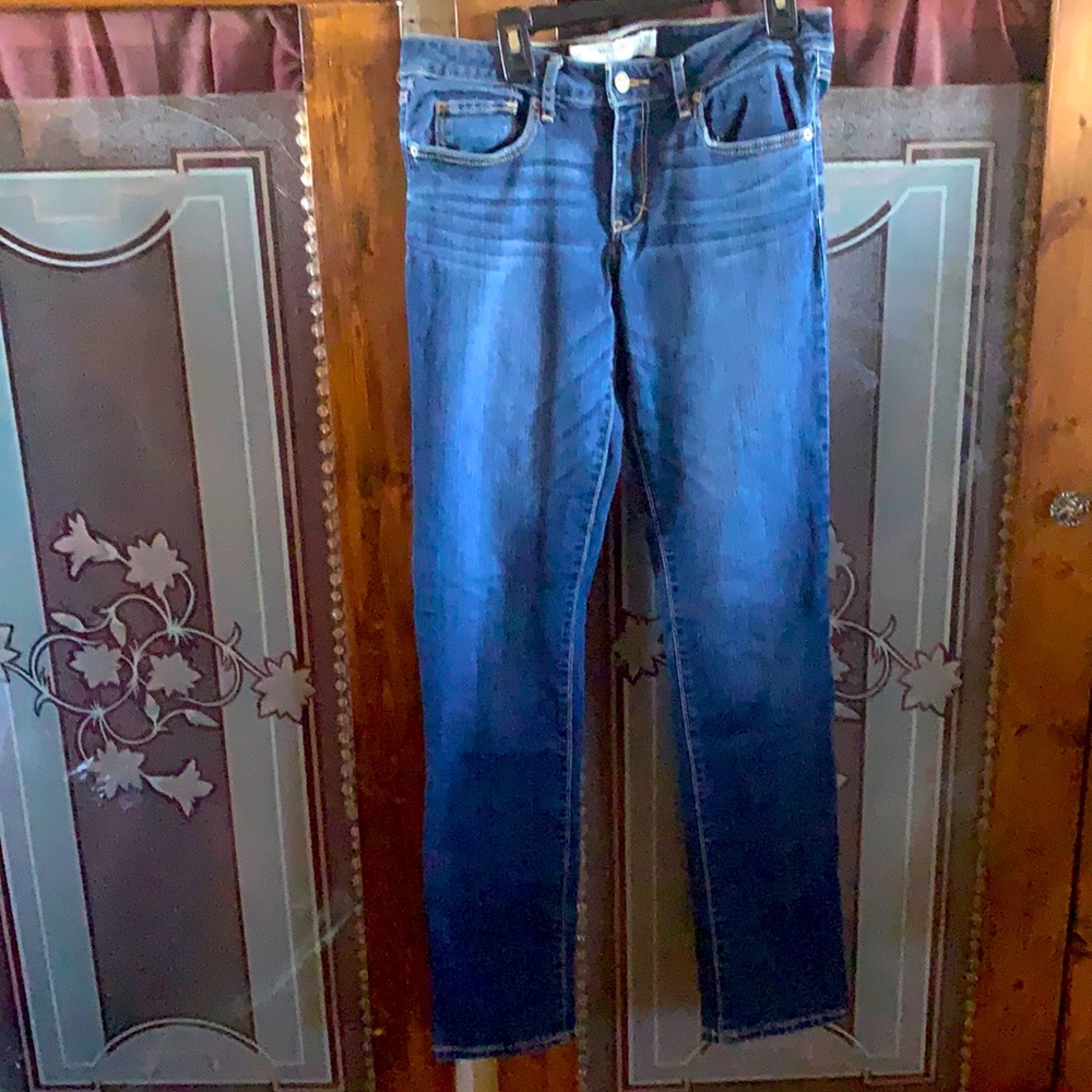 6R Abercrombie & Fitch 28x33 jeans